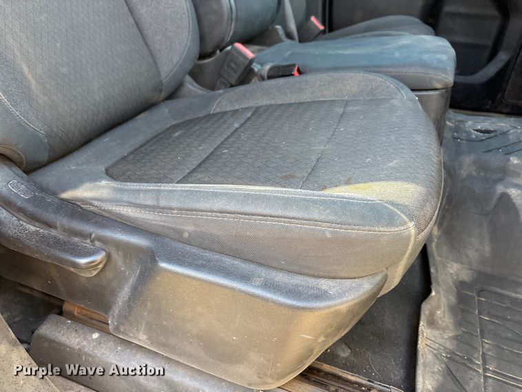 image for item EU4736 2019 Chevrolet Silverado 15000 Crew Cab pickup truck