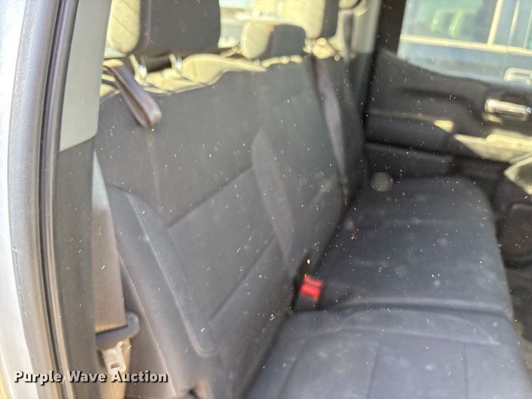 image for item EU4736 2019 Chevrolet Silverado 15000 Crew Cab pickup truck