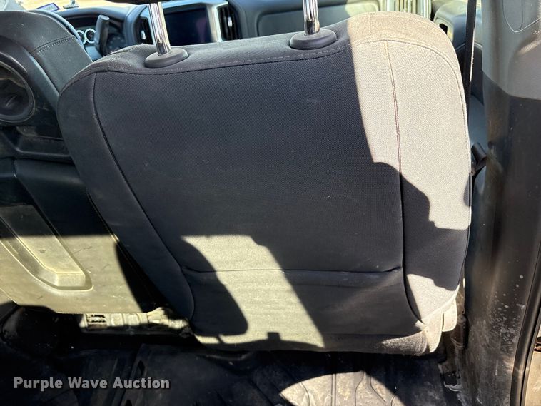 image for item EU4736 2019 Chevrolet Silverado 15000 Crew Cab pickup truck