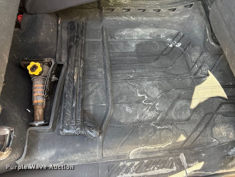 image for item EU4736 2019 Chevrolet Silverado 15000 Crew Cab pickup truck