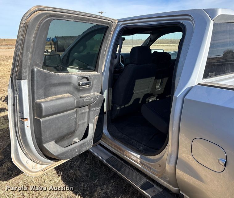 image for item EU4736 2019 Chevrolet Silverado 15000 Crew Cab pickup truck