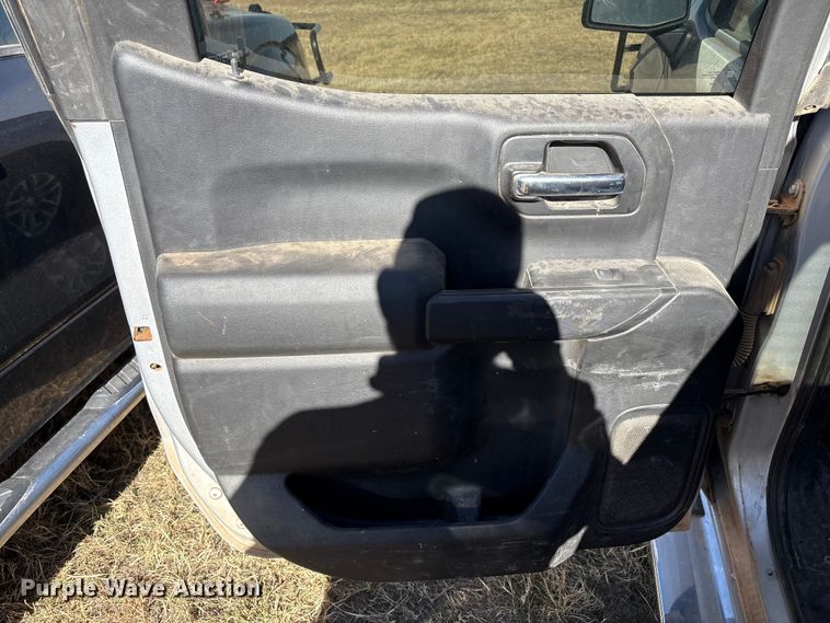 image for item EU4736 2019 Chevrolet Silverado 15000 Crew Cab pickup truck