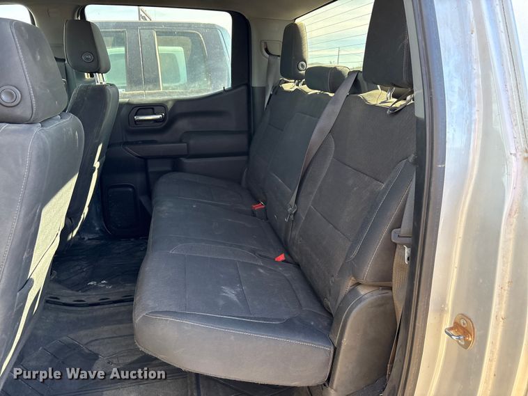 image for item EU4736 2019 Chevrolet Silverado 15000 Crew Cab pickup truck