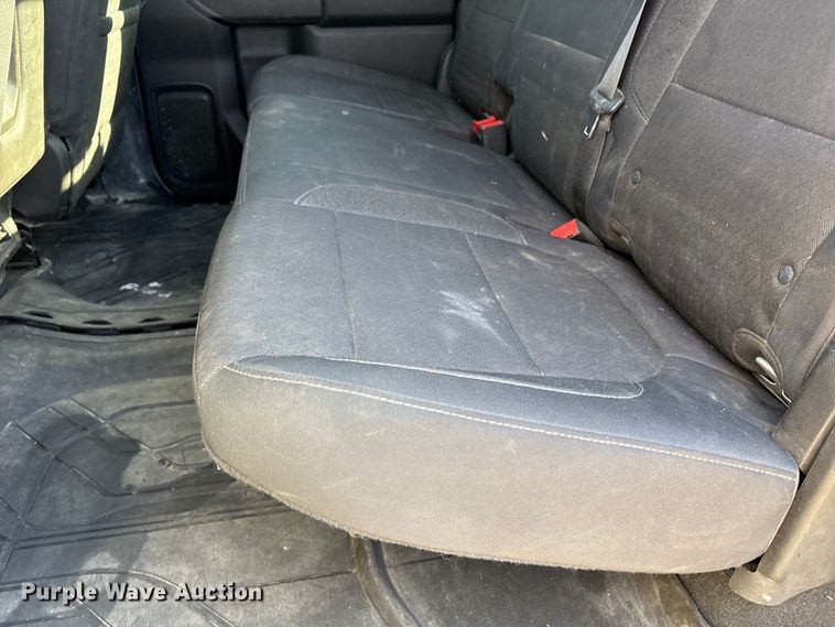 image for item EU4736 2019 Chevrolet Silverado 15000 Crew Cab pickup truck