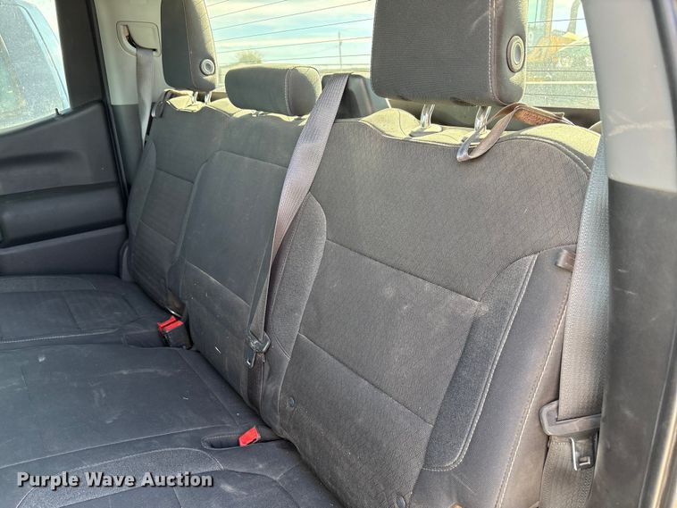 image for item EU4736 2019 Chevrolet Silverado 15000 Crew Cab pickup truck