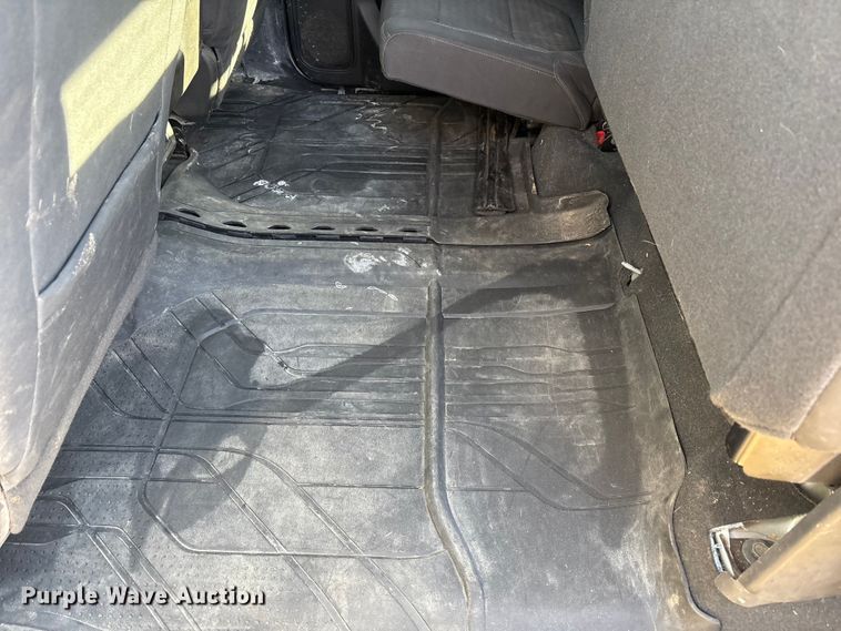 image for item EU4736 2019 Chevrolet Silverado 15000 Crew Cab pickup truck