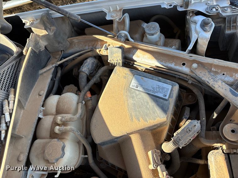 image for item EU4736 2019 Chevrolet Silverado 15000 Crew Cab pickup truck