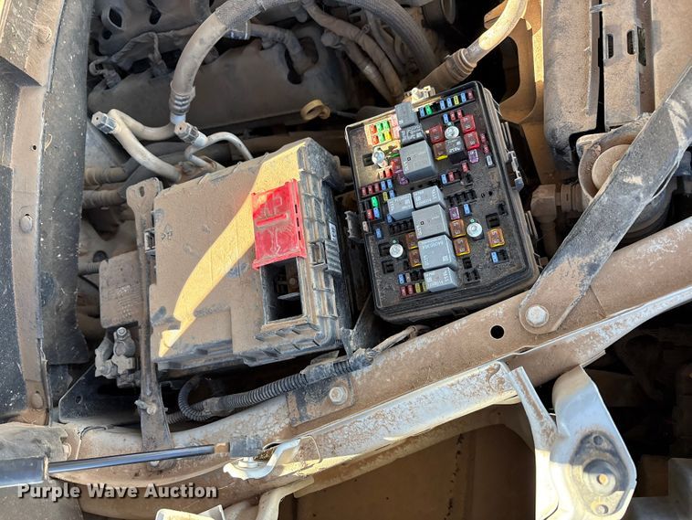 image for item EU4736 2019 Chevrolet Silverado 15000 Crew Cab pickup truck