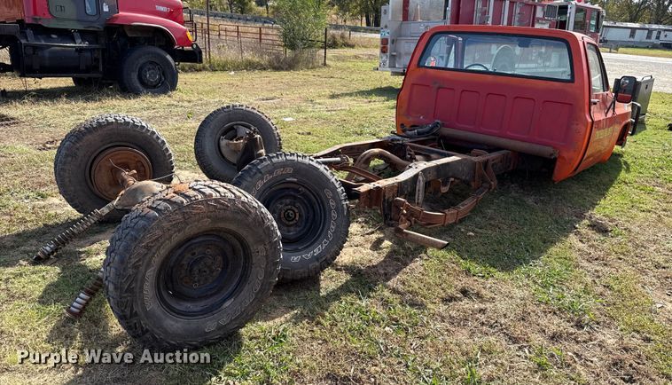 image for item EU5353 1985 Chevrolet D30 pickup truck cab and chassis