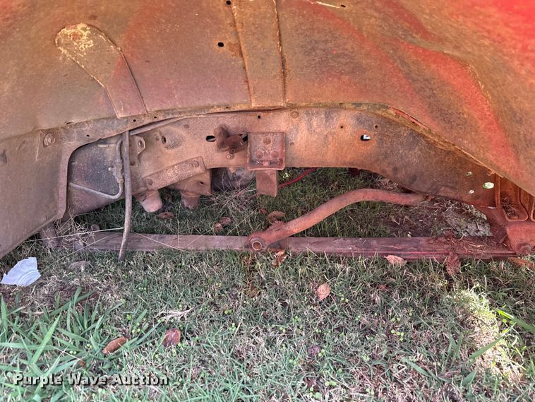 image for item EU5353 1985 Chevrolet D30 pickup truck cab and chassis