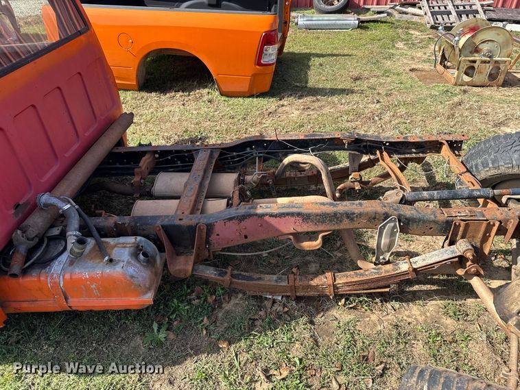 image for item EU5353 1985 Chevrolet D30 pickup truck cab and chassis