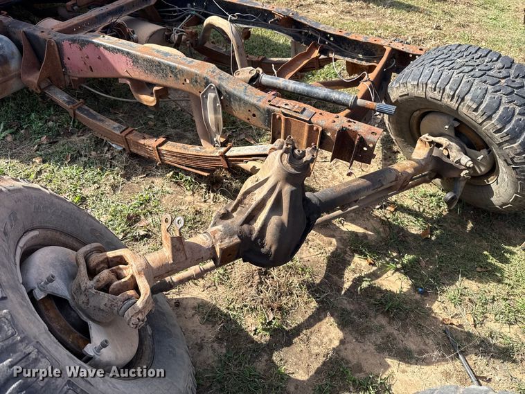 image for item EU5353 1985 Chevrolet D30 pickup truck cab and chassis