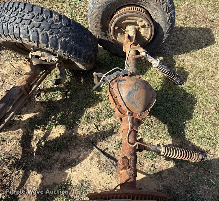 image for item EU5353 1985 Chevrolet D30 pickup truck cab and chassis