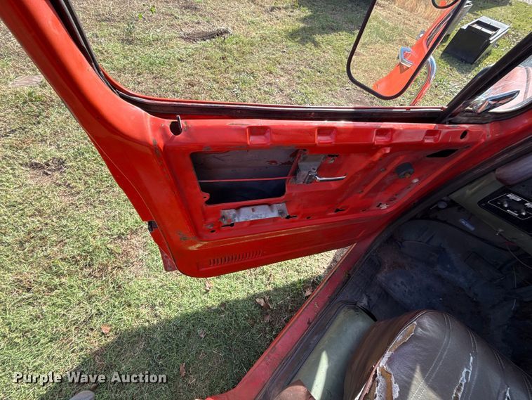 image for item EU5353 1985 Chevrolet D30 pickup truck cab and chassis