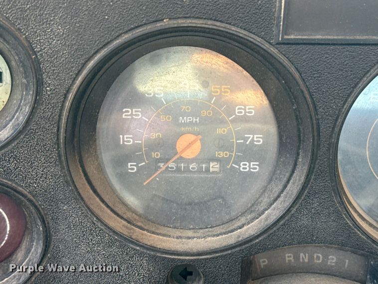 image for item EU5353 1985 Chevrolet D30 pickup truck cab and chassis