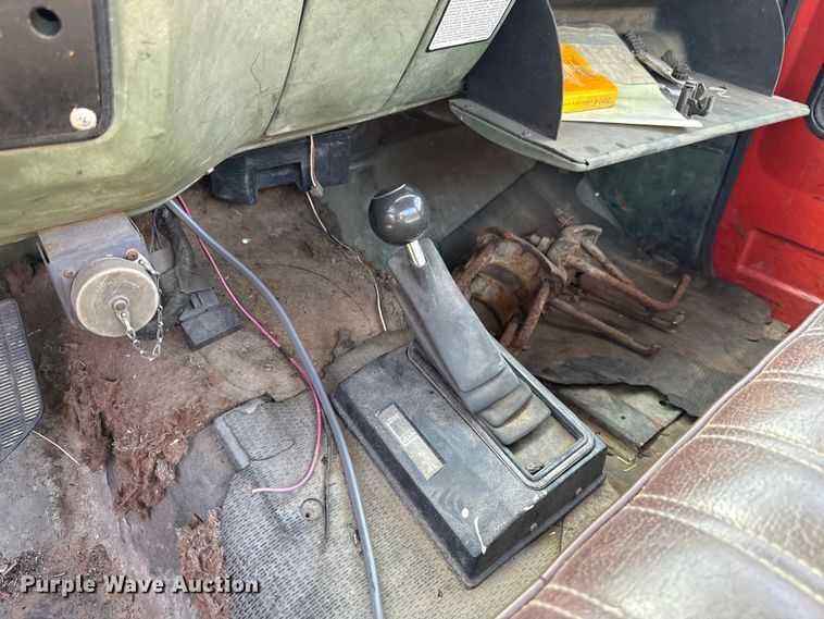 image for item EU5353 1985 Chevrolet D30 pickup truck cab and chassis