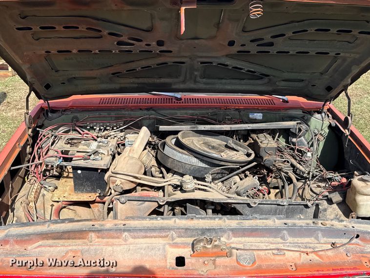 image for item EU5353 1985 Chevrolet D30 pickup truck cab and chassis