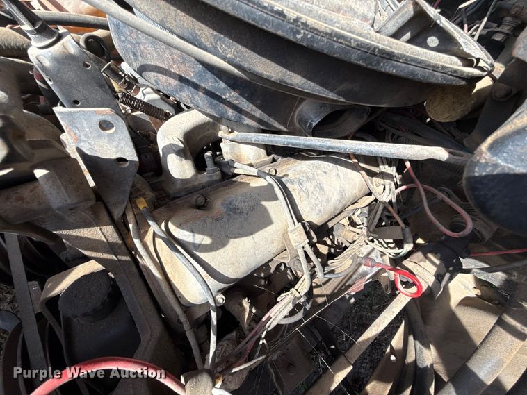 image for item EU5353 1985 Chevrolet D30 pickup truck cab and chassis