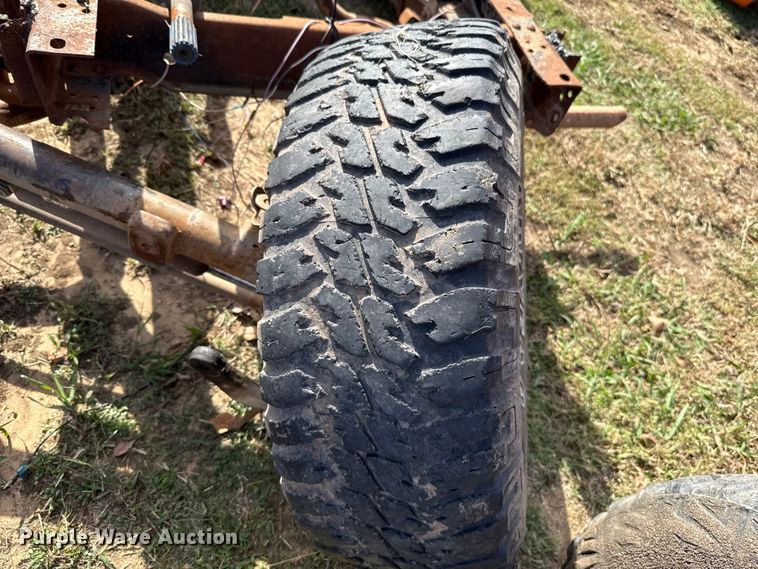 image for item EU5353 1985 Chevrolet D30 pickup truck cab and chassis