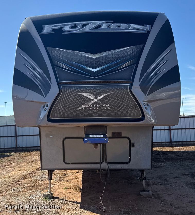 image for item EU5360 2017 Keystone FZ42317 toy hauler camper