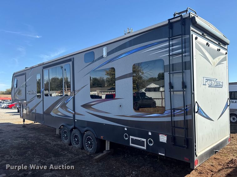 image for item EU5360 2017 Keystone FZ42317 toy hauler camper