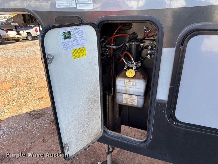 image for item EU5360 2017 Keystone FZ42317 toy hauler camper