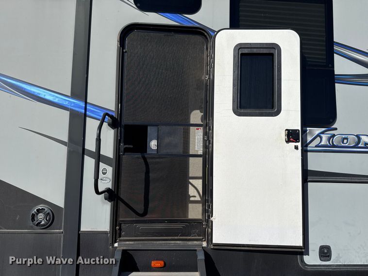 image for item EU5360 2017 Keystone FZ42317 toy hauler camper