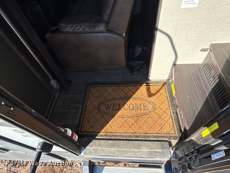 image for item EU5360 2017 Keystone FZ42317 toy hauler camper