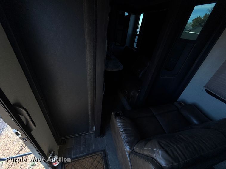 image for item EU5360 2017 Keystone FZ42317 toy hauler camper