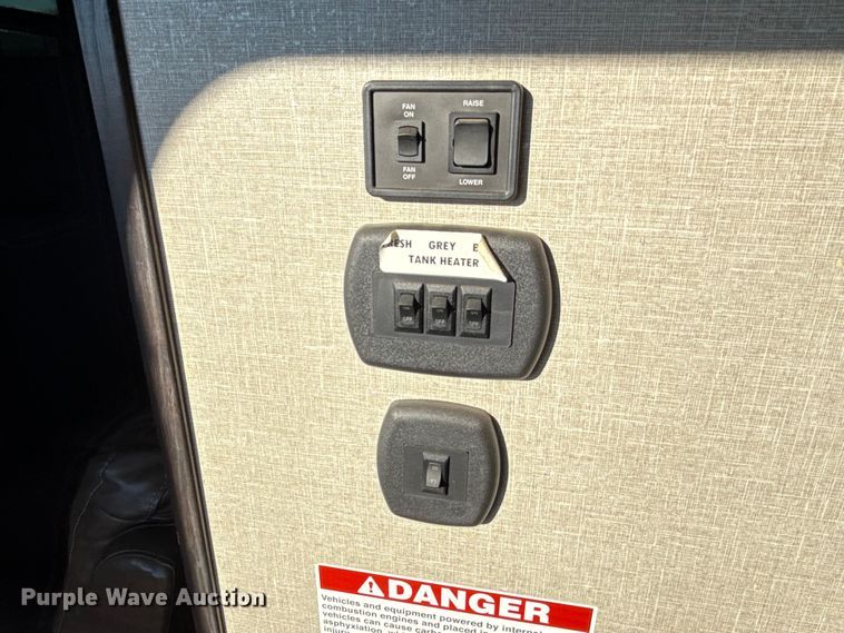 image for item EU5360 2017 Keystone FZ42317 toy hauler camper