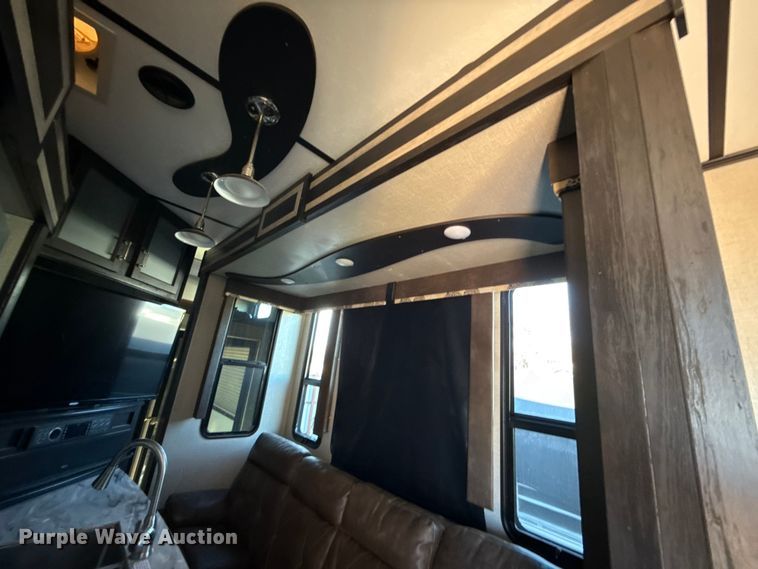 image for item EU5360 2017 Keystone FZ42317 toy hauler camper