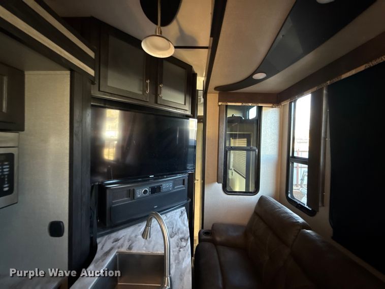 image for item EU5360 2017 Keystone FZ42317 toy hauler camper