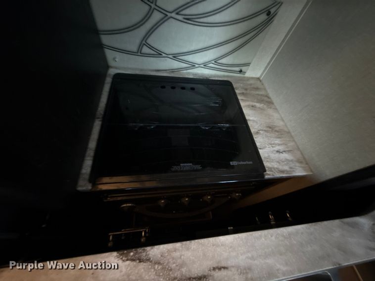 image for item EU5360 2017 Keystone FZ42317 toy hauler camper