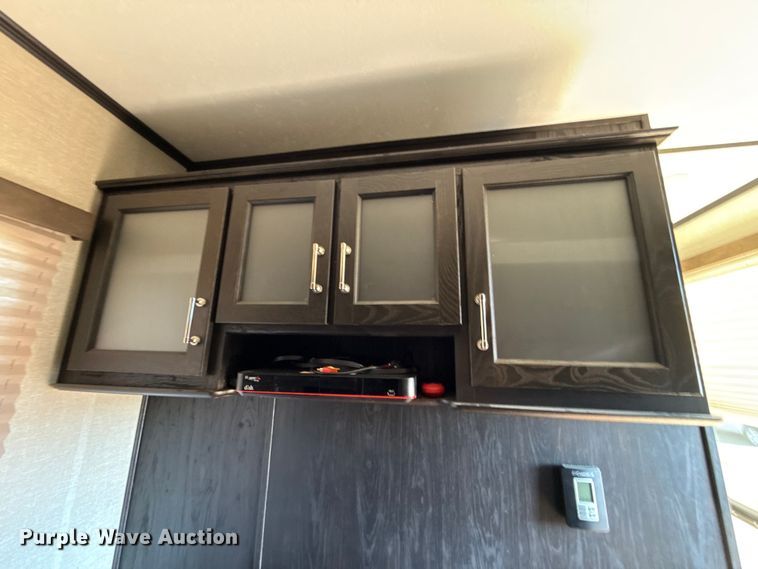 image for item EU5360 2017 Keystone FZ42317 toy hauler camper