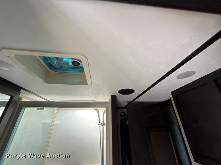 image for item EU5360 2017 Keystone FZ42317 toy hauler camper