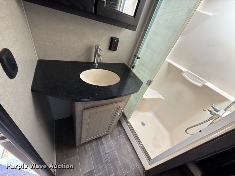 image for item EU5360 2017 Keystone FZ42317 toy hauler camper