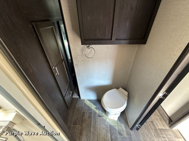 image for item EU5360 2017 Keystone FZ42317 toy hauler camper