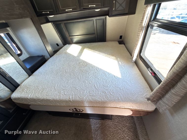 image for item EU5360 2017 Keystone FZ42317 toy hauler camper