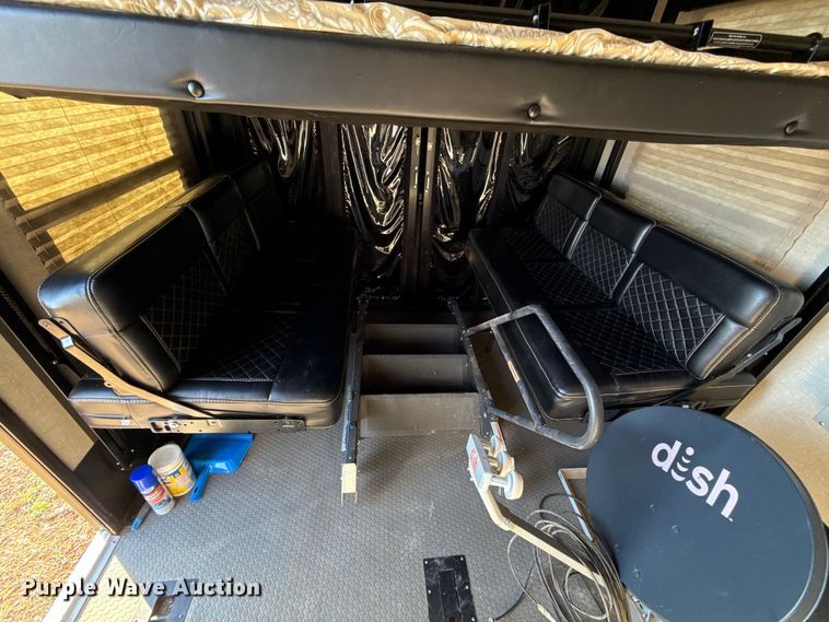 image for item EU5360 2017 Keystone FZ42317 toy hauler camper