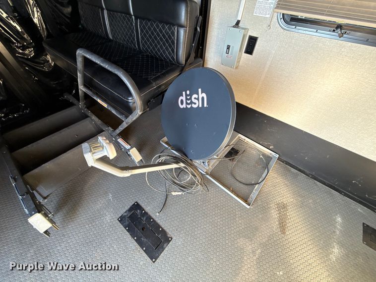 image for item EU5360 2017 Keystone FZ42317 toy hauler camper