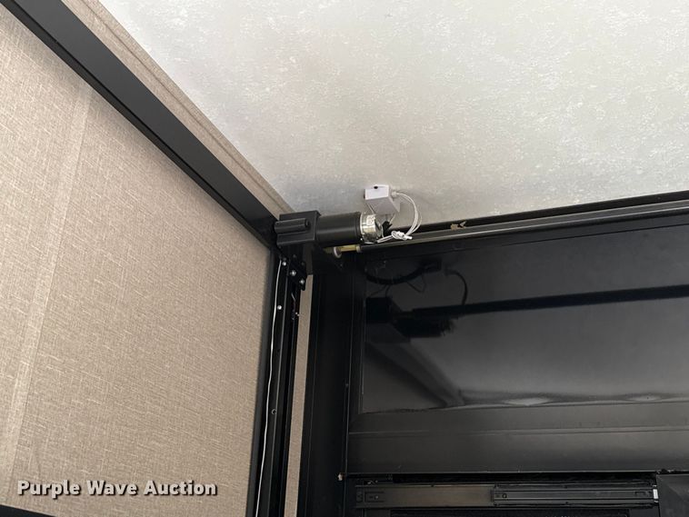 image for item EU5360 2017 Keystone FZ42317 toy hauler camper