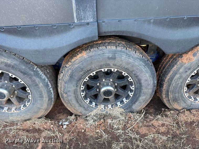 image for item EU5360 2017 Keystone FZ42317 toy hauler camper