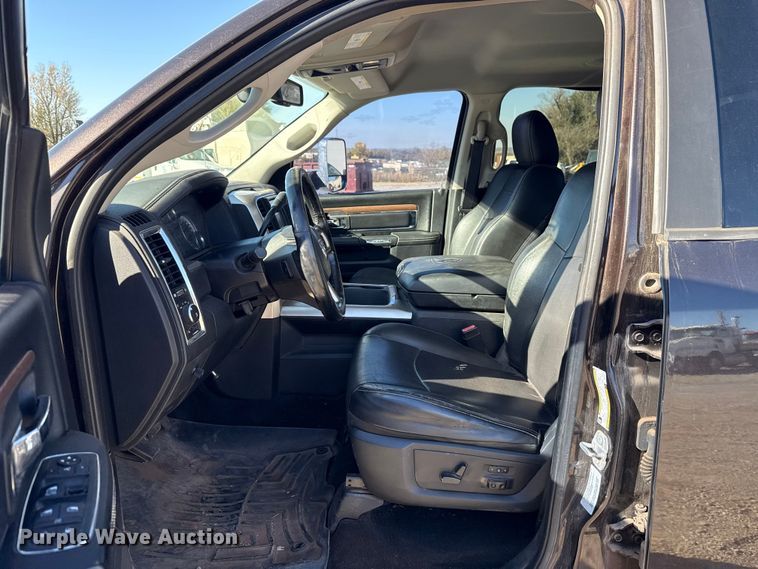 image for item EU5399 2016 RAM 3500 Crew Cab flatbed pickup truck