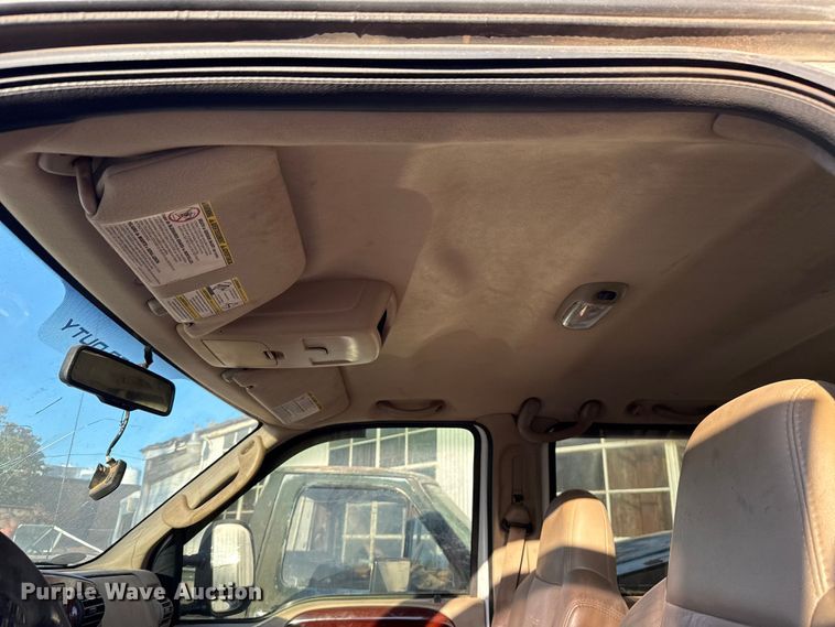 image for item EU5428 2007 Ford F250 Super Duty Crew Cab pickup truck