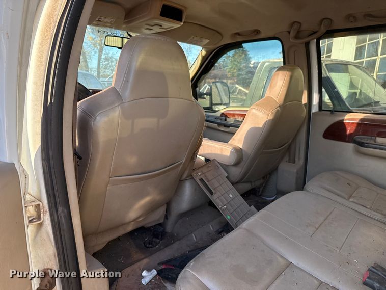 image for item EU5428 2007 Ford F250 Super Duty Crew Cab pickup truck