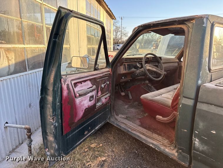 image for item EU5429 1980 Ford F250 pickup truck