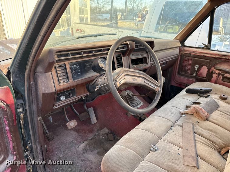 image for item EU5429 1980 Ford F250 pickup truck