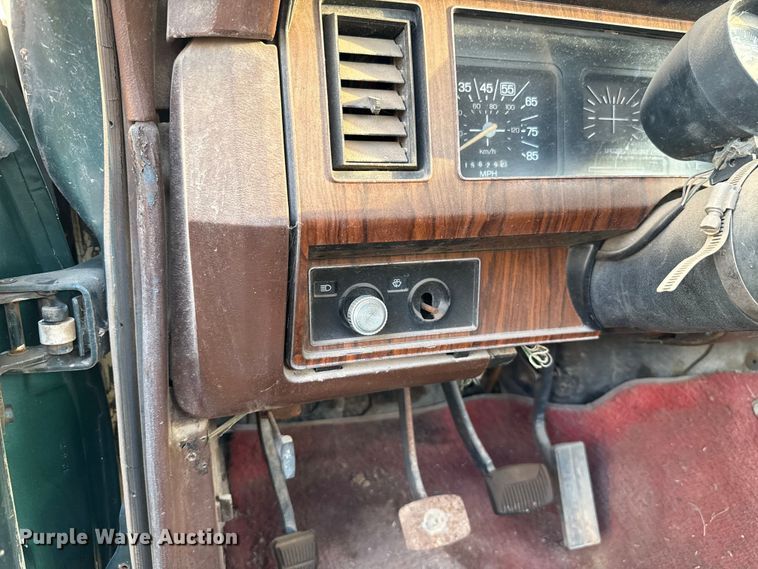 image for item EU5429 1980 Ford F250 pickup truck