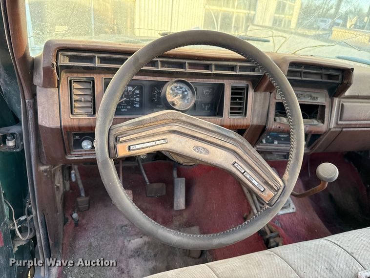 image for item EU5429 1980 Ford F250 pickup truck