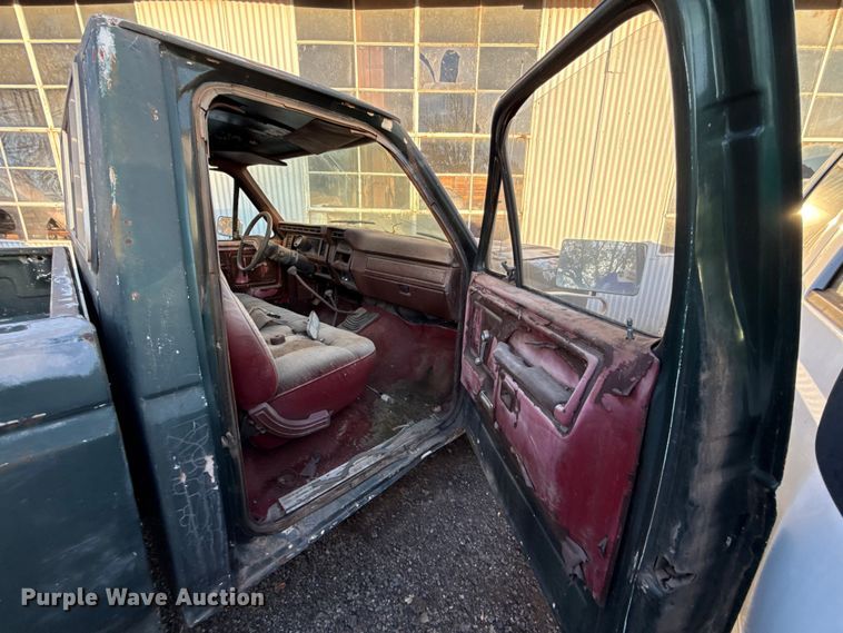 image for item EU5429 1980 Ford F250 pickup truck